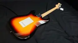 FENDER TRADITIONAL 60S STRATOCASTER ELECTRIC GUITAR