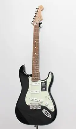 FENDER LIMITED EDITION PLAYER STRATOCASTER ROASTED MAPLE NECK / BLACK GUITAR