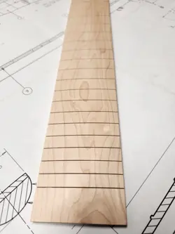 SCALE SLOTTED_R12⁰