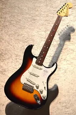 FENDER MADE IN JAPAN TRADITIONAL LATE 60S STRATOCASTER   3 COLOR SUNBURST   JD