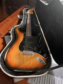 FENDER USA STRATOCASTER  SUNBURST 1979