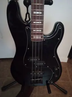 FENDER PRECISION ELECTRIC BASS (PARTS CASTER)