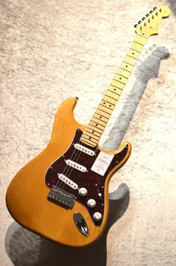 FENDER MADE IN JAPAN HYBRID II STRATOCASTER MAPLE FINGERBOARD VINTAGE NATURAL