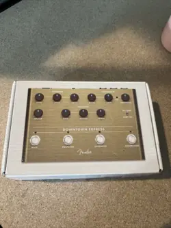 FENDER DOWNTOWN EXPRESS BASS GUITAR MULTI EFFECTS STOMP BOX PEDAL