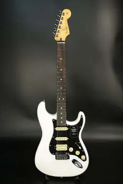 FENDER PLAYER II STRATOCASTER HSS ROSEWOOD POLAR WHITE