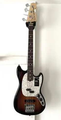 FENDER MUSTANG BASS ELECTRIC BASS GUITAR GIFCASE USA SAFE DELIVERY FROM JAPAN