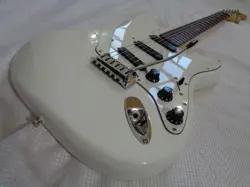 RAILS STRATOCASTER WHITE