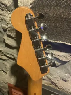 FENDER STRATOCASTER ARTIC