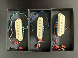 FENDER VINTAGE NOISELESS STRATOCASTER PICKUPS SET, WHITE