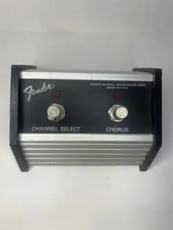 2-BUTTON FOOTSWITCH: CHANNEL/CHORUS