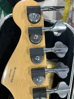 PRECISION ACTIVE BASS