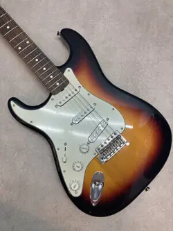 /FENDER/STRATOCASTER/ELECTRIC GUITAR