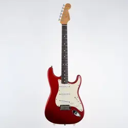 FENDER AMERICAN VINTAGE 62 STRATOCASTER  CANDY APPLE RED