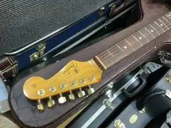 FENDER JAPAN ST62 CUSTOM STRATOCASTER