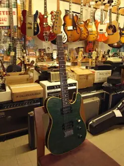 CUSTOM TELECASTER MODEL