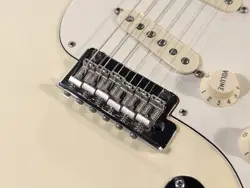 FENDER AMERICAN PROFESSIONAL STRATOCASTER -OLYMPIC WHITE- 3.57KG