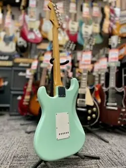 FENDER VINTERA '60S STRATOCASTER -SURF GREEN- MADE IN 2021