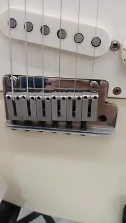 FENDER / AMERICAN STANDARD STRATOCASTER