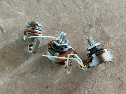 SET 1981 FENDER STRATOCASTER LEAD MUSTANG JAZZ BASS GUITAR POTS HARNESS 250K