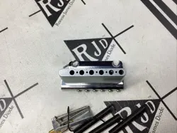 TWO POINT STRATOCASTER