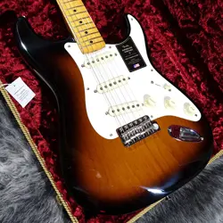 FENDER AMERICAN VINTAGE II 1957 STRATOCASTER