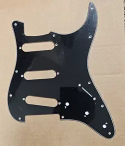 STRATOCASTER WITH PLASTIC
