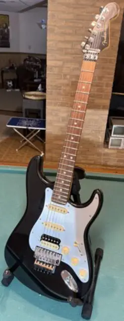 2021 FENDER AMERICAN ULTRA LUXE HSS STRATOCASTER GUITAR & HARD CASE …BEAUTIFUL!!