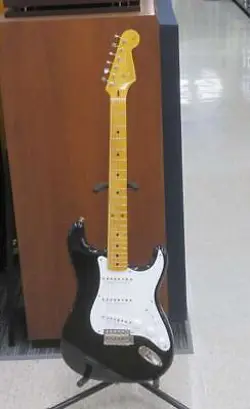 FENDER JAPAN ELECTRIC GUITAR ST57-70TX STRATOCASTER SUNBURST USED WITH HARD CASE