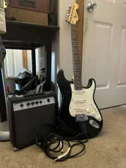 STRATOCASTER WITH AMP