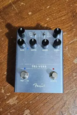 FENDER TRE-VERB DIGITAL REVERB/TREMOLO PEDAL TESTED