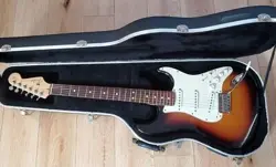STRATOCASTER ROLAND WITH