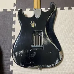 STRATOCASTER BLACK RELIC