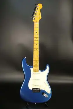 FENDER AMERICAN ULTRA STRATOCASTER COBRA BLUE MAPLE