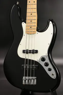 FENDER PLAYER SERIES JAZZ BASS BLACK MAPLE FINGERBOARD ELECTRIC BASS