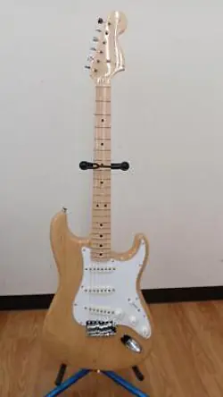 FENDER / TRADNL70S STRAT ASH MN-NAT