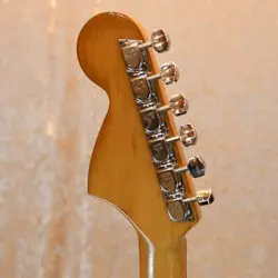 FENDER MUSTANG ANTIGUA