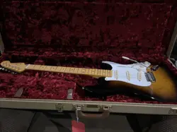 FENDER AMERICAN VINTAGE II 1957 STRATOCASTER REISSUE ELECTRIC GUITAR SUNBURST