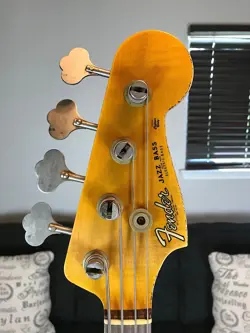 RELIC JAZZ BASS