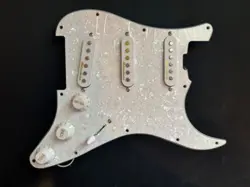 WHITE PEARL LOADED PICKGUARD FOR FENDER STRAT, 11 HOLE S/S/S