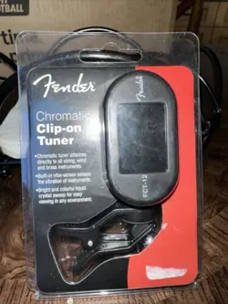 FENDER CHROMATIC CLIP ON TUNER FCT-12 NEW BATTERY
