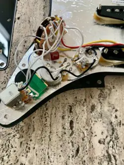 PERFORMER STRATOCASTER LOADED