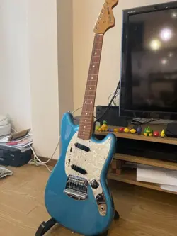 FENDER / VINTERA 60S MUSTANG