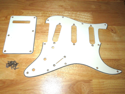 WHITE 3 PLY FENDER STRATOCASTER PICKGUARD & TREMOLO COVER