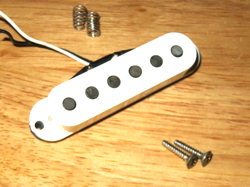 SQUIER 1983 MIJ WHITE STRATOCASTER BRIDGE PICKUP FENDER JAPAN