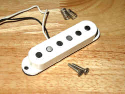 SQUIER 1983 MIJ WHITE STRATOCASTER MIDDLE PICKUP FENDER JAPAN