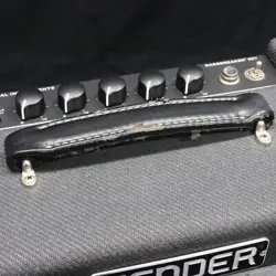 FENDER BASSBREAKER 007