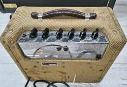 FENDER BRONCO AMP 1996