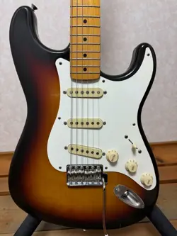 STRATOCASTER SUNBURST ST57-US
