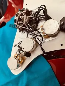 SQUIER BY FENDER STRAT AFFINITY SERIES