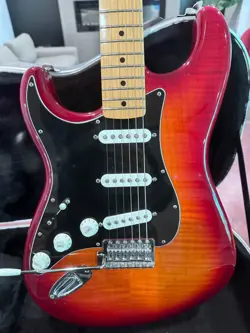 FENDER PLAYER STRATOCASTER ELECTRIC GUITAR LEFTY
